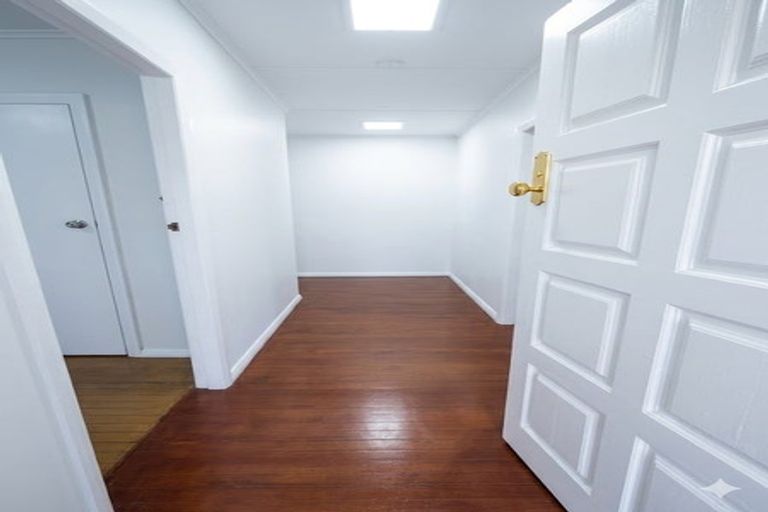 Photo of property in 11 Lynton Road, Bucklands Beach, Auckland, 2012
