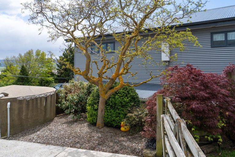 Photo of property in 10 Kilgour Street, Waihola, Milton, 9073