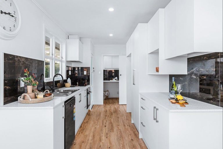 Photo of property in 37 Yvonne Street, Melville, Hamilton, 3206