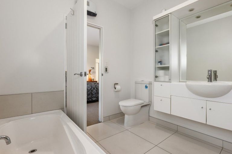 Photo of property in 142 North Parade, Richmond, Christchurch, 8013