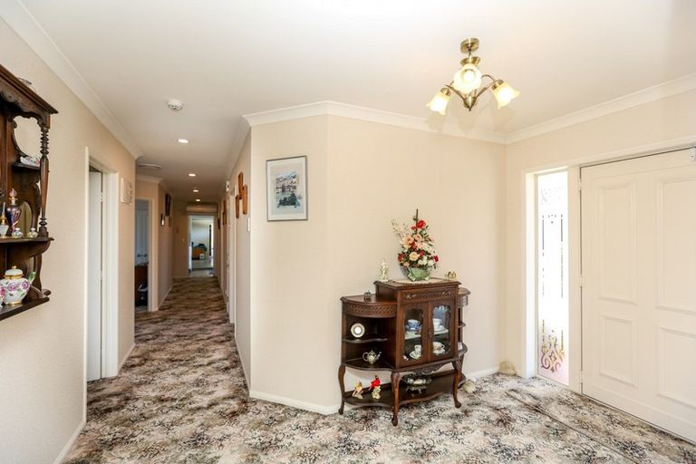 Photo of property in 14 Belt Road, Moturoa, New Plymouth, 4310