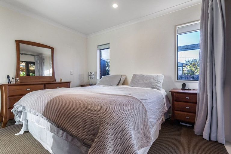 Photo of property in 10 Tom Keven Way, Pukekohe, 2120