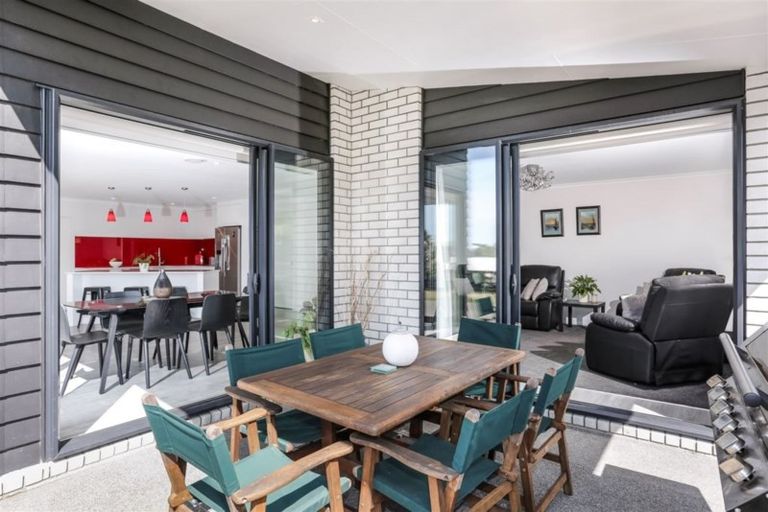 Photo of property in 6 Stonedale Drive, Pukekohe, 2120