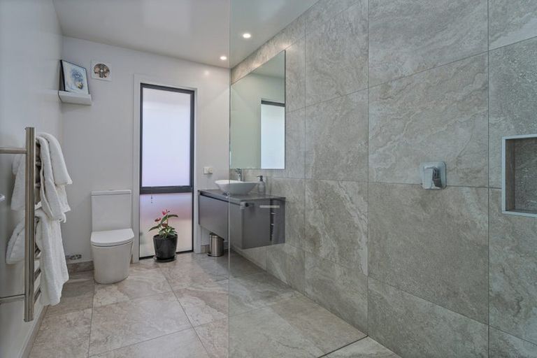 Photo of property in 20 Ngaroma Crescent, Whitianga, 3510