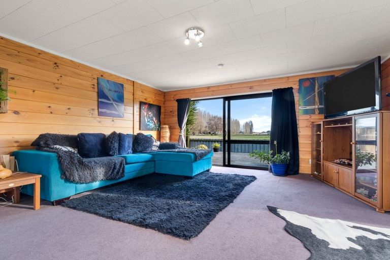 Photo of property in 811a Main North Road, Belfast, Christchurch, 8051