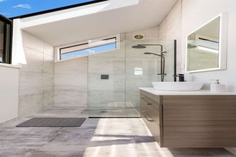 Photo of property in 44 Lynmore Avenue, Lynmore, Rotorua, 3010