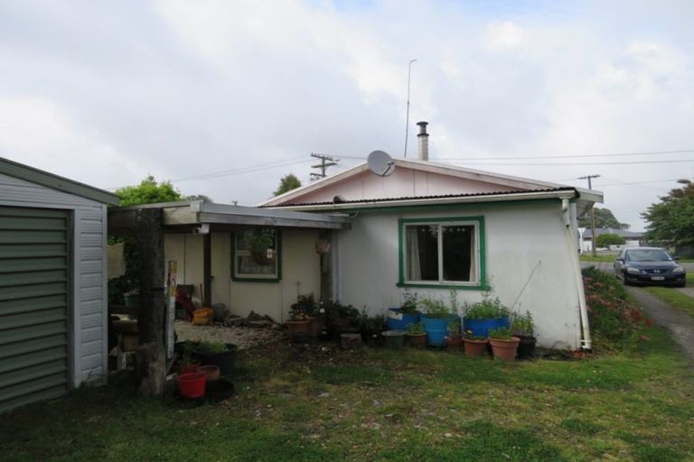 Photo of property in 13 Coates Street, Westport, 7825