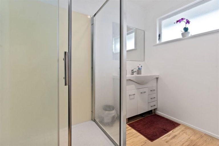 Photo of property in 2/218 Shirley Road, Papatoetoe, Auckland, 2025