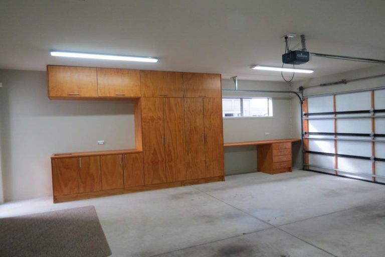 Photo of property in 1 Gleneagles Way, Waiwhakaiho, New Plymouth, 4312