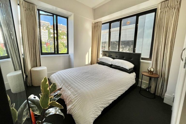 Photo of property in St Peters Apartments, 7e/192 Willis Street, Te Aro, Wellington, 6011