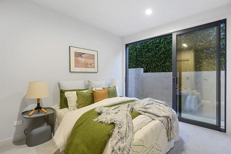Photo of property in 201d Hurstmere Road, Takapuna, Auckland, 0622