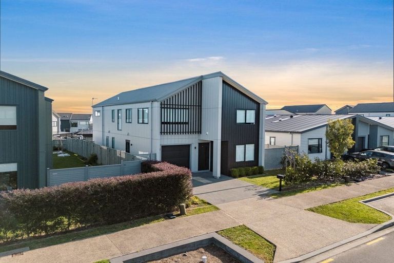 Photo of property in 5 Aquamarine Road, Rosehill, Papakura, 2113