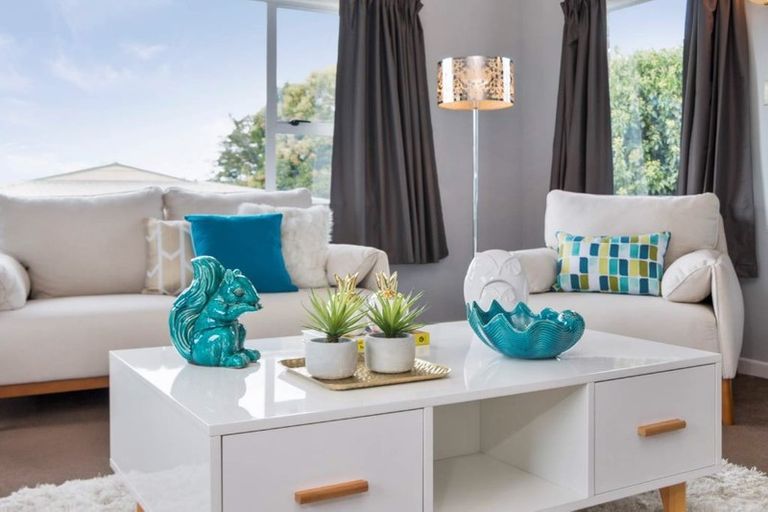 Photo of property in 56 Lynwood Road, New Lynn, Auckland, 0600