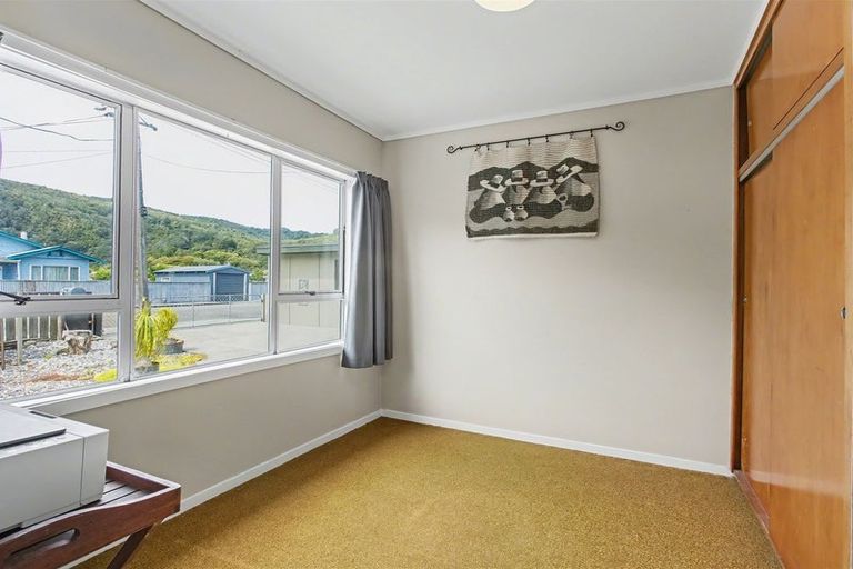 Photo of property in 12 Corbett Street, Hector, 7822