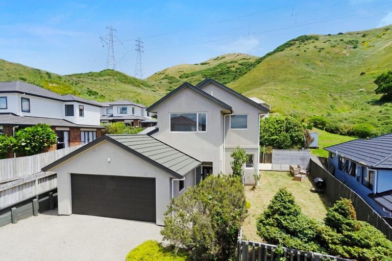Photo of property in 66 Erlestoke Crescent, Churton Park, Wellington, 6037