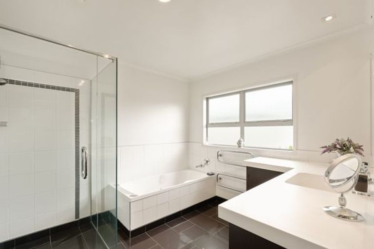 Photo of property in 4 Roger Street, Lytton West, Gisborne, 4010