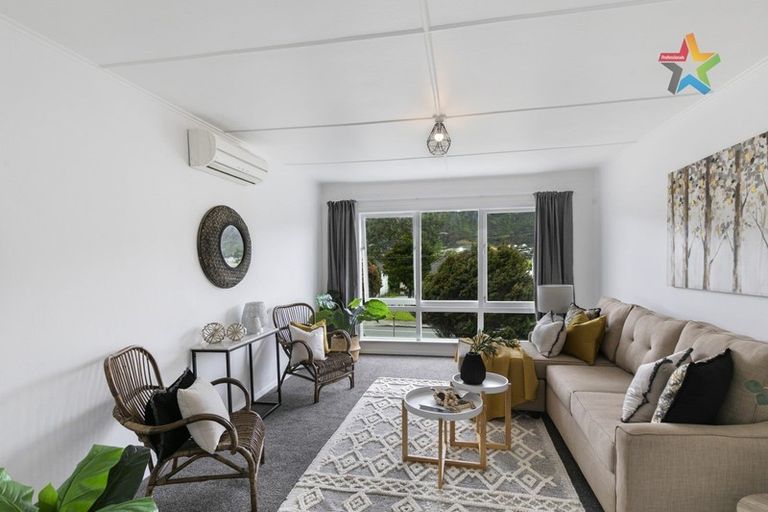 Photo of property in 165 Wellington Road, Wainuiomata, Lower Hutt, 5014