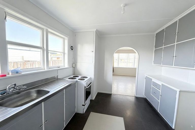 Photo of property in 60 Mckean Avenue, Manurewa, Auckland, 2102