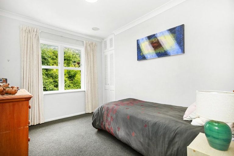 Photo of property in 33 Chester Road, Tawa, Wellington, 5028