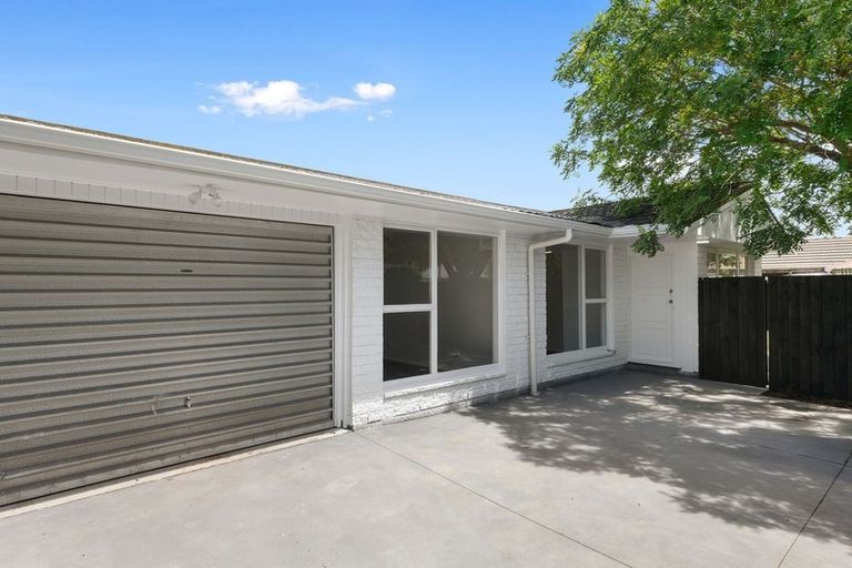 Photo of property in 2/225 Greers Road, Bryndwr, Christchurch, 8053