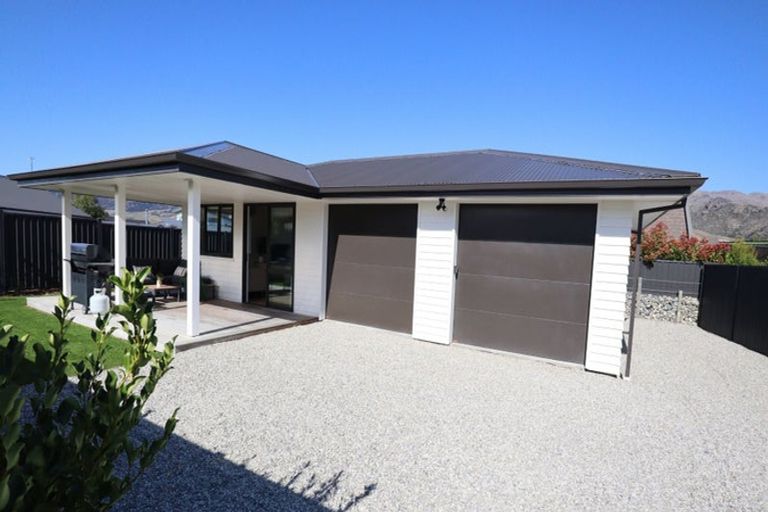 Photo of property in 26a-b Ethereal Crescent, Mount Pisa, Cromwell, 9383