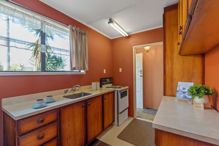 Photo of property in 2/22 Captain Scott Road, Glen Eden, Auckland, 0602