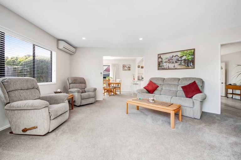 Photo of property in 9 Crampton Court, Orewa, 0931
