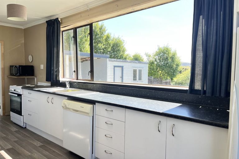 Photo of property in 28 Violet Street, Riverton/aparima, Riverton, 9822