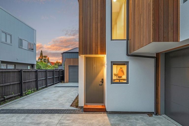 Photo of property in 3/39 Woodville Street, Edgeware, Christchurch, 8013