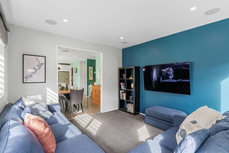 Photo of property in 19 Kahika Grove, Huapai, Kumeu, 0810