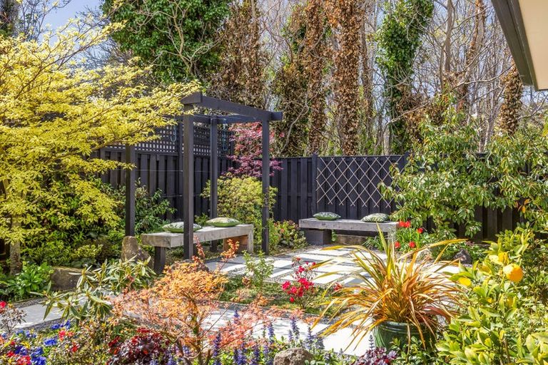 Photo of property in 5 Castle Way, Beckenham, Christchurch, 8023