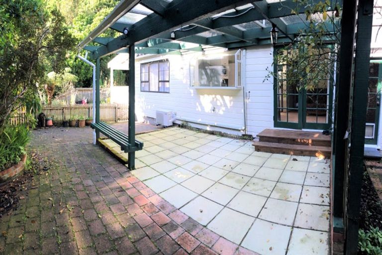 Photo of property in 64 Amapur Drive, Khandallah, Wellington, 6035