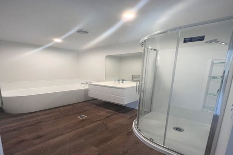 Photo of property in 5 Selkirk Lane, Hamilton Lake, Hamilton, 3204