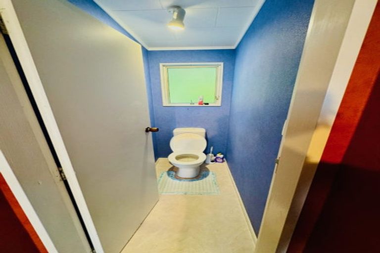 Photo of property in 17 Old Coach Road, Johnsonville, Wellington, 6037