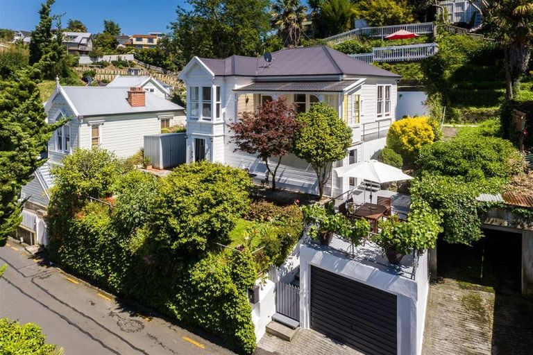 Photo of property in 6 Cameron Road, Bluff Hill, Napier, 4110