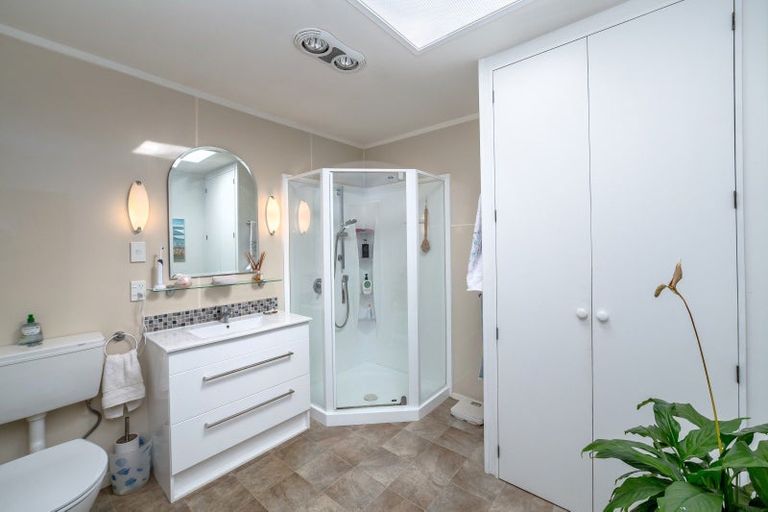 Photo of property in 12 Farrier Grove, Featherston, 5710