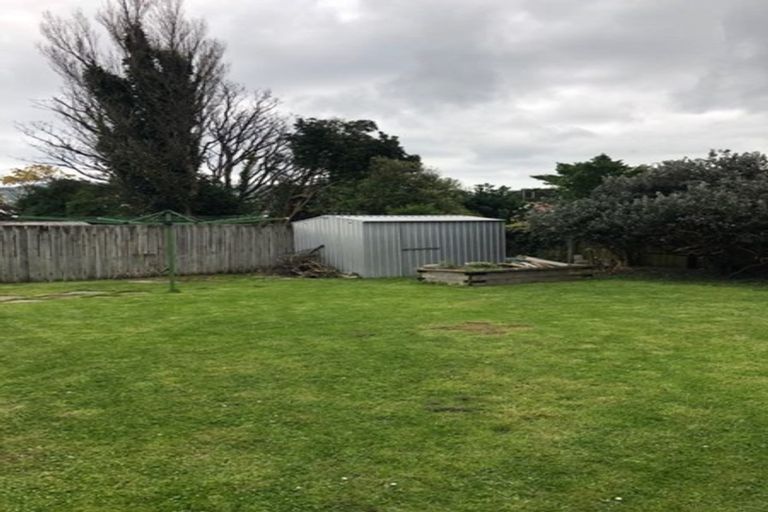 Photo of property in 19 Roberts Street, Epuni, Lower Hutt, 5011