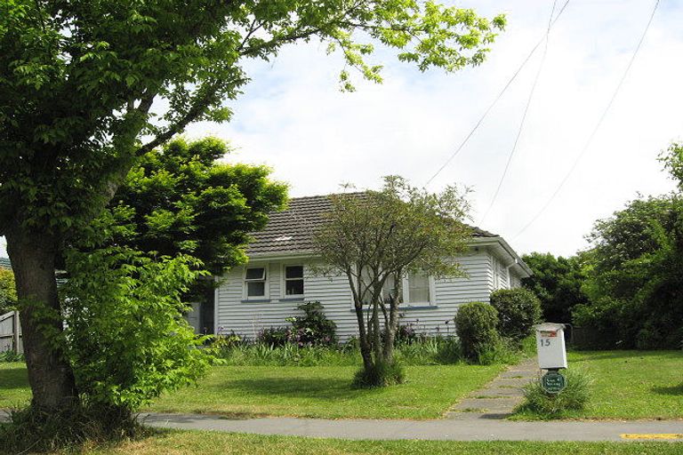 Photo of property in 15 Hollyford Avenue, Bryndwr, Christchurch, 8053