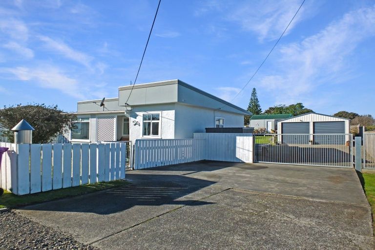 Photo of property in 5 Huia Street, Foxton Beach, Foxton, 4815
