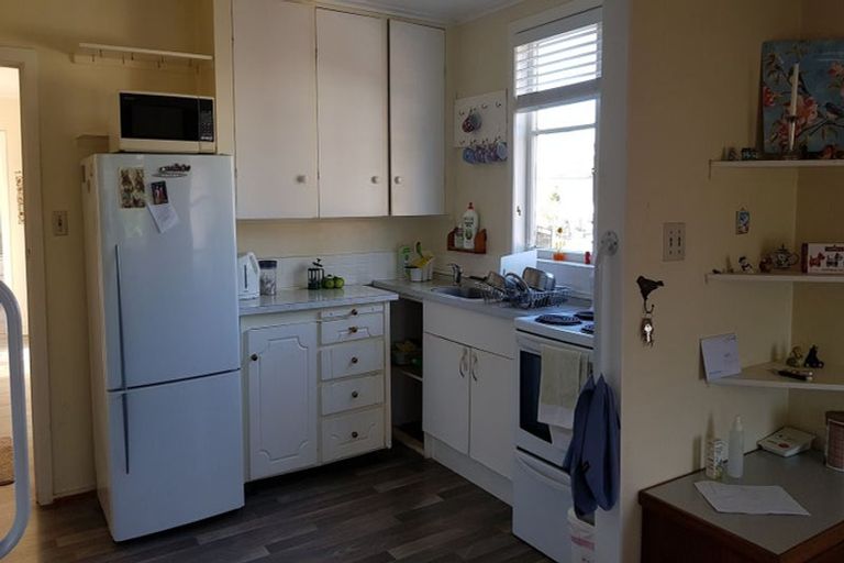 Photo of property in 38a Sunnynook Road, Sunnynook, Auckland, 0620