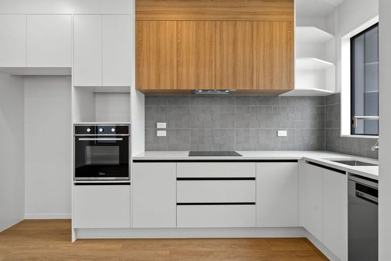 Photo of property in 16 Taukahiwi Road, Pukekohe, 2120