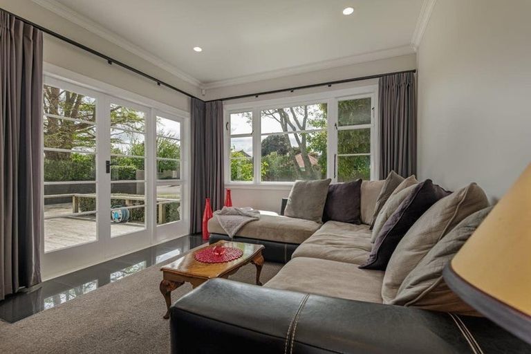 Photo of property in 8 Hughes Avenue, Hokowhitu, Palmerston North, 4410