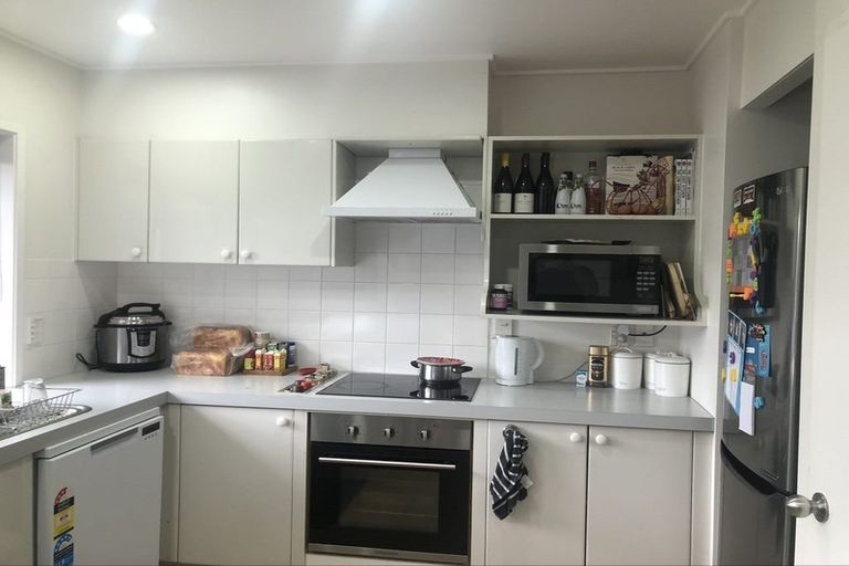 Photo of property in 2/4 Currell Way, Somerville, Auckland, 2014