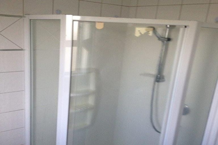 Photo of property in 1072 Great North Road, Point Chevalier, Auckland, 1022