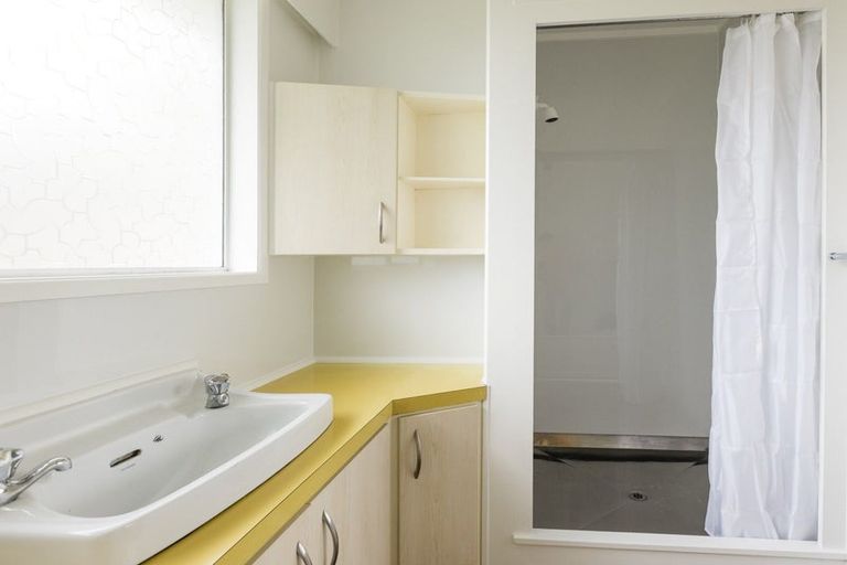 Photo of property in 18 Captain Scott Road, Glen Eden, Auckland, 0602