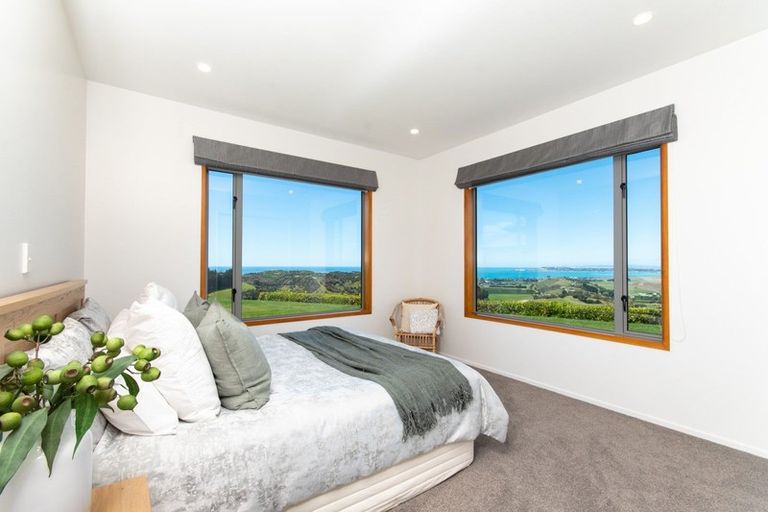 Photo of property in 135 Eskridge Drive, Eskdale, Napier, 4182