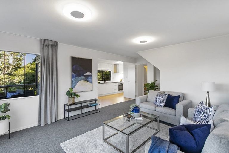 Photo of property in 2/60 Rangatira Road, Beach Haven, Auckland, 0626