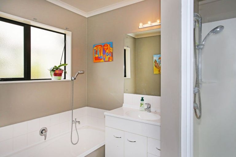 Photo of property in 14a Collingwood Road, Waiuku, 2123