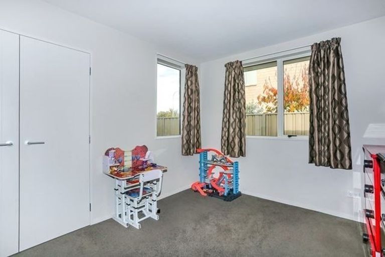 Photo of property in 1 Erceg Way, Rosehill, Papakura, 2113