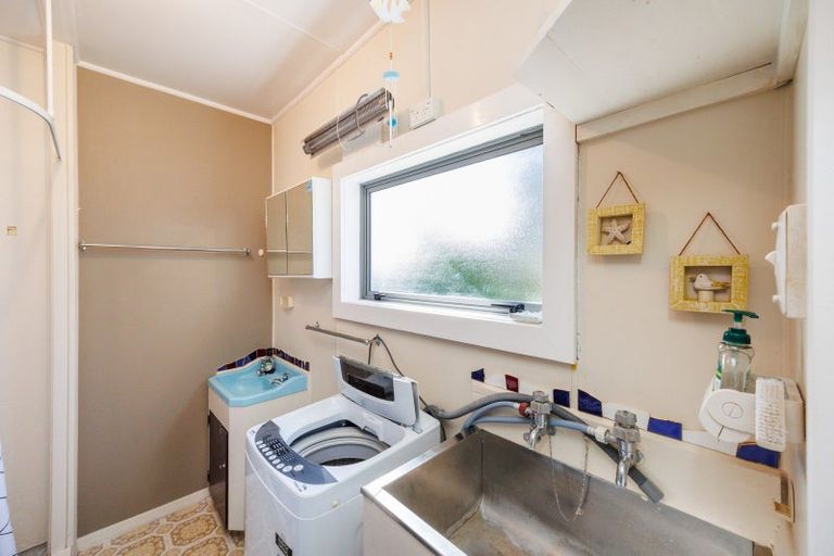 Photo of property in 51 Pratt Avenue, Foxton Beach, Foxton, 4815
